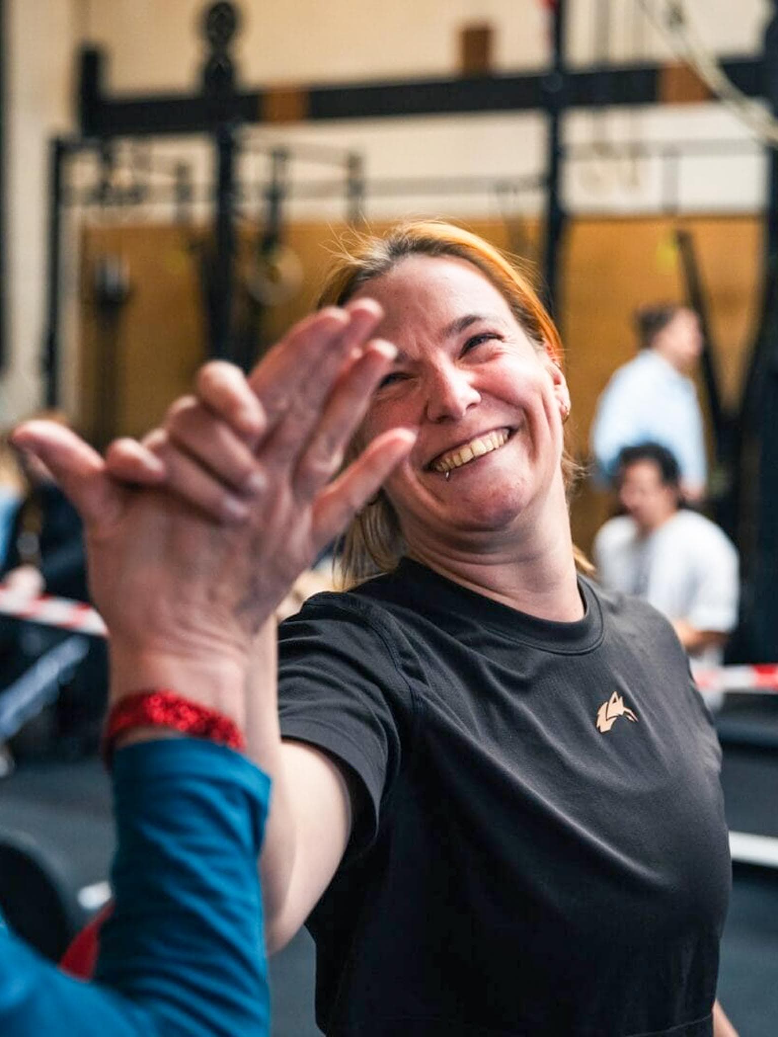CrossFit Capelle community — high five na de WOD